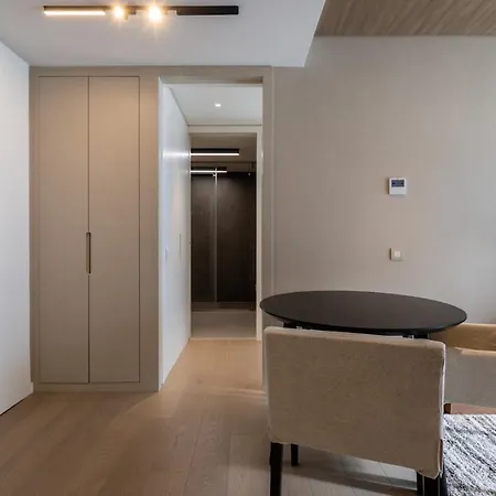 The Urban Лісабон