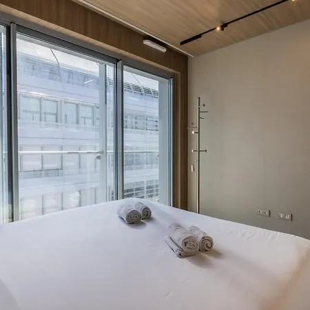 The Urban Лісабон